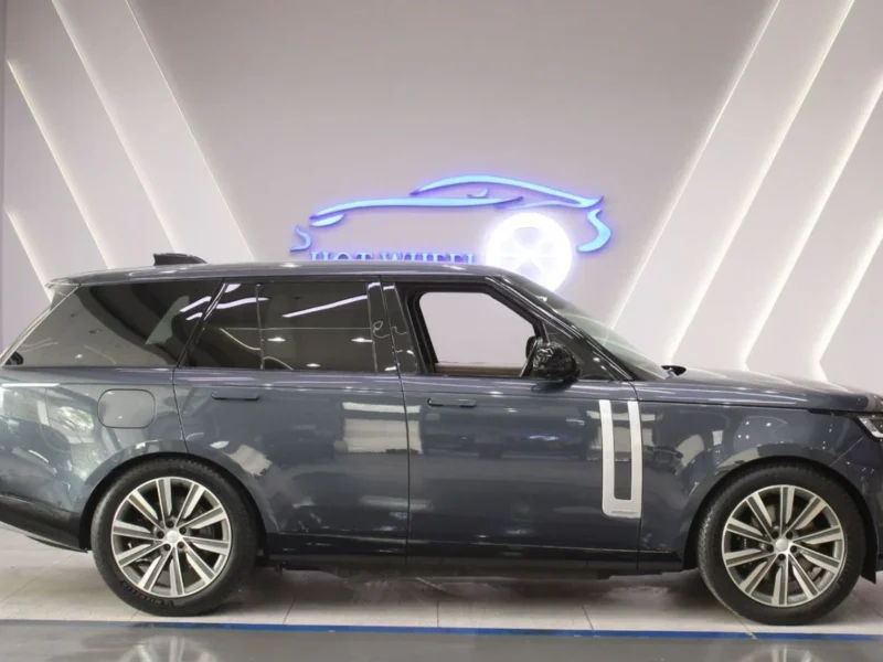 2025 Land Rover Range Rover Vogue P550 Autobiography 3.0L Turbocharged-6 Blue Tan