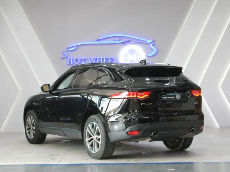 2019 Jaguar F-Pace 25T 2.0 liter 4-Cylinder Petrol Engine Black SUV Automatic