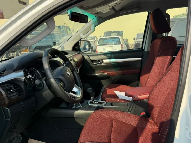 2026 Toyota Hilux SR5 4.0L 6 Cylinders Petrol Engine White Red Pick UP GCC