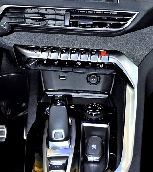 2020 Peugeot 3008 GT Line 4 Cylinder Petrol Engine White Black Crossover