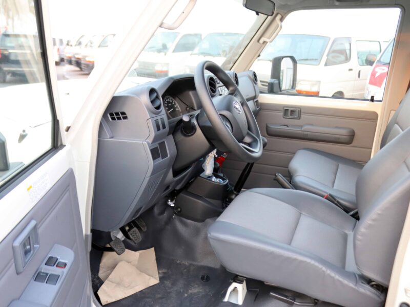 2024 Toyota LC Hardtop Single Cabin Pickup 4.2L V6 MT Diesel White Black