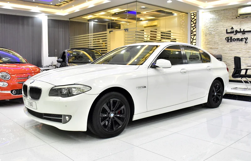 2012 BMW 5-Series 520i 4 Cylinder Petrol Engine White Beige Sedan GCC