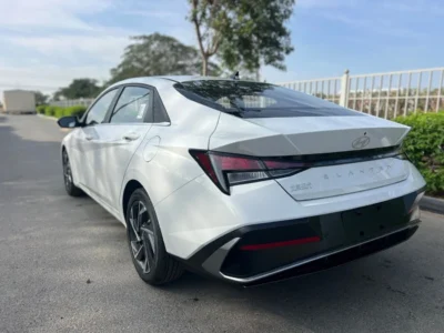 2025 Hyundai Elantra 1.5 CVT 4 Cylinders Petrol Engine White Black Sedan FWD