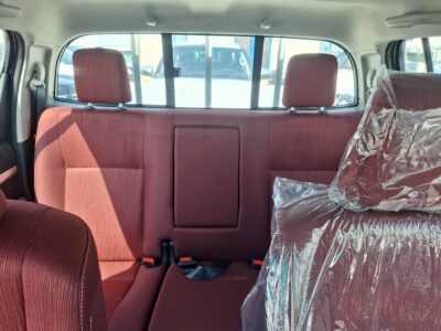 2024 Toyota Hilux SR5 4.0L 6-CYLINDER V-TYPE 4WD White Red Truck