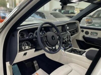2024 Rolls Royce Cullinan 6.8-liter twin-turbocharged V12 White SUV