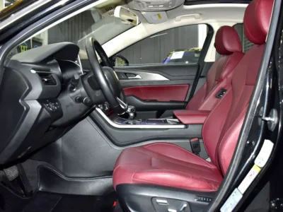 2022 Hongqi H5 Luxury 4 Cylinder Petrol Engine Black Red Sedan GCC Specs