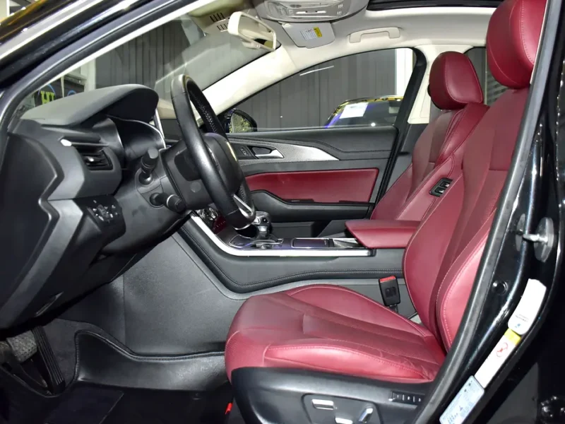 2022 Hongqi H5 Luxury 4 Cylinder Petrol Engine Black Red Sedan GCC Specs