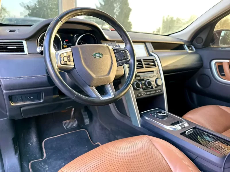 2018 Land Rover Discovery HSE TD6 4 Cylinders Diesel Engine White Tan Crossover