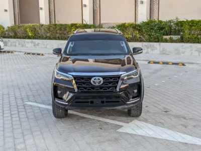 2018 Toyota Fortuner EXR FACELIFTED 2025 GCC Specs V4 2.7L Black Brown SUV