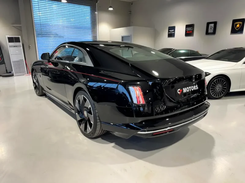 2024 Rolls-Royce Spectre Standard Ultra Luxury Electric Coupe Black White GCC