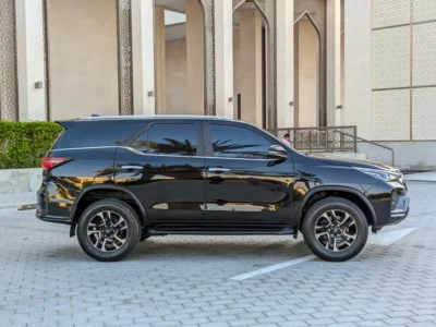 2018 Toyota Fortuner EXR FACELIFTED 2025 GCC Specs V4 2.7L Black Brown SUV