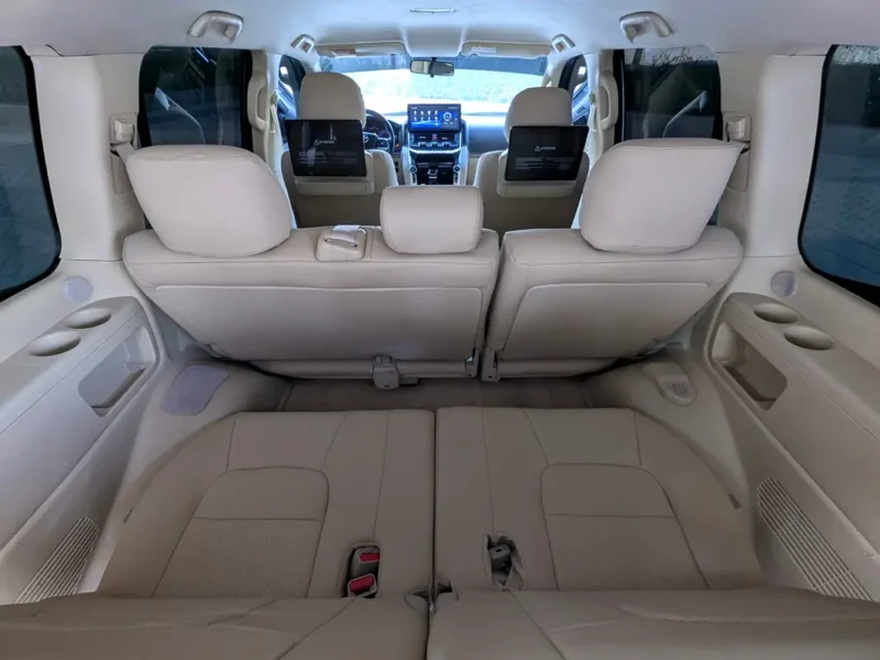 2016 TOYOTA LAND CRUISER FACELIFTED 2025 GCC Specs V6 4.0L White Beige SUV