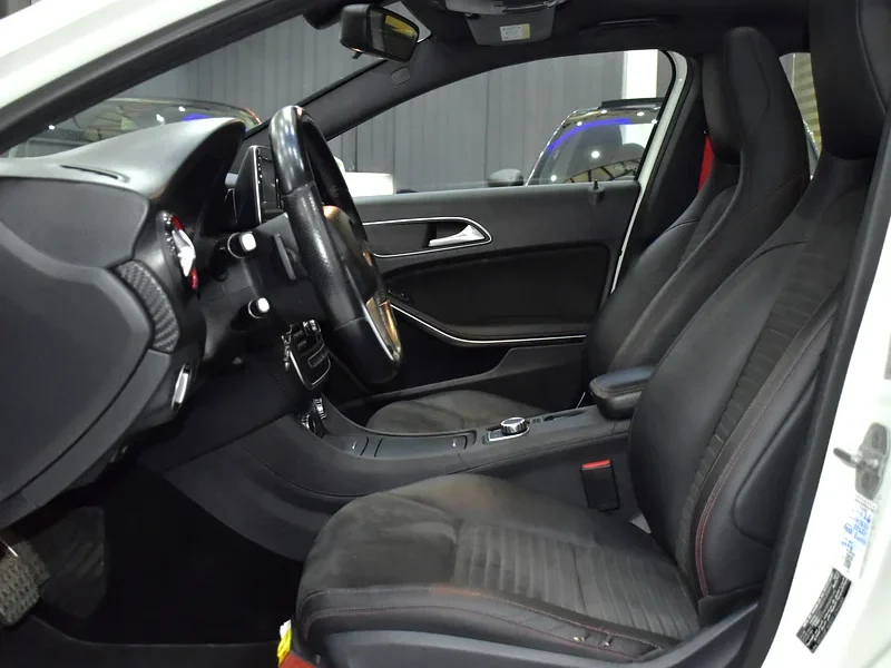 2015 Mercedes-Benz A-Class A 250 Sport 4 Cylinder Petrol Engine White Black Hatchback