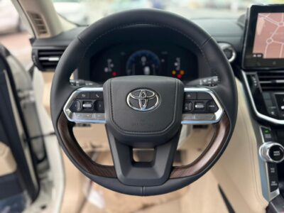 2025 Toyota Land Cruiser GXR 3.5L 6 Cylinder Petrol Engine White Beige SUV