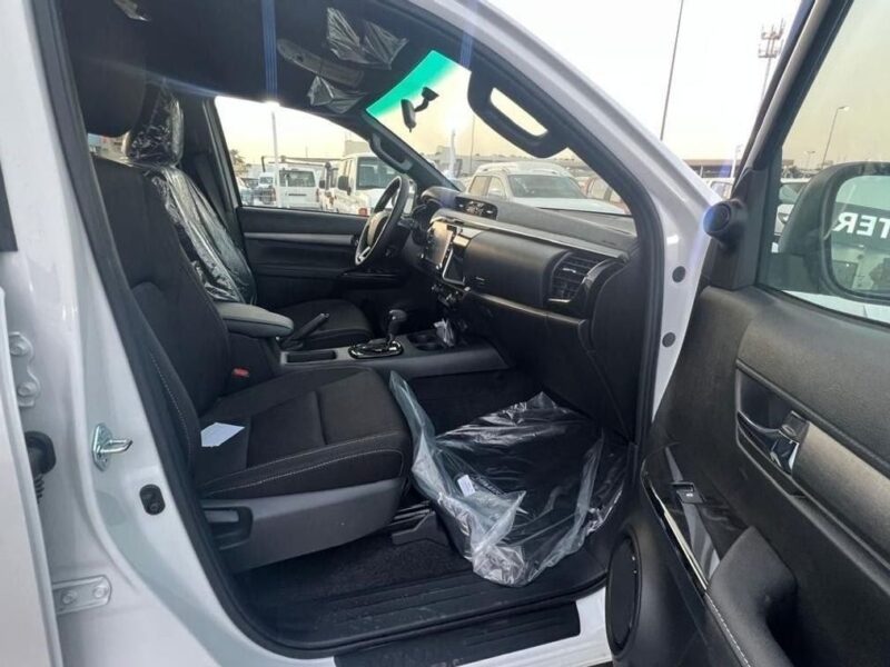 2025 Toyota Hilux ADVENTURE 4.0 Litre V6 PETROL Engine White Black PickUP