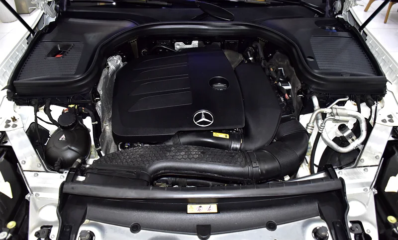 2021 Mercedes-Benz GLC GLC 200 4 Cylinder Petrol Engine White Red Crossover GCC