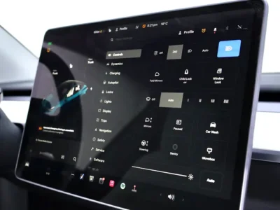 2024 Tesla Model Y Standard Electric Vehicle Black White SUV 450 - 550 KM Range