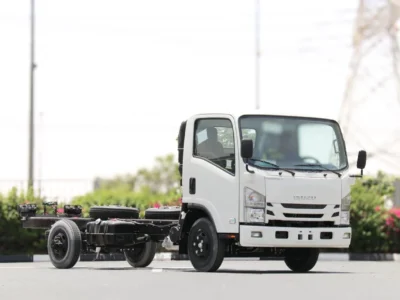 2025 ISUZU NPR 71 LONG 5.6L 6 Cylinders DIESEL CHASIS White Grey Truck