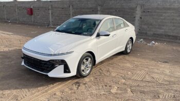 2024 Hyundai Accent 1.5 Liters Inline 4 Cylinders Engine White Beige Sedan