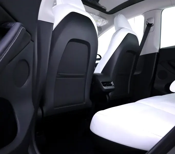 2024 Tesla Model Y Standard Electric Vehicle Black White SUV 450 - 550 KM Range