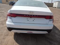 2024 Hyundai Accent 1.5 Liters Inline 4 Cylinders Engine White Beige Sedan