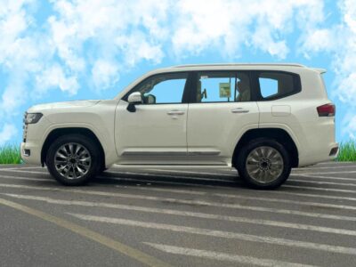 2025 Toyota Land Cruiser GXR 3.5L 6 Cylinder Petrol Engine White Beige SUV
