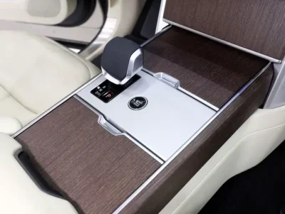 2024 Land Rover Range Rover HSE P460e 6 Cylinder PLUG IN HYBRID Gold White SUV