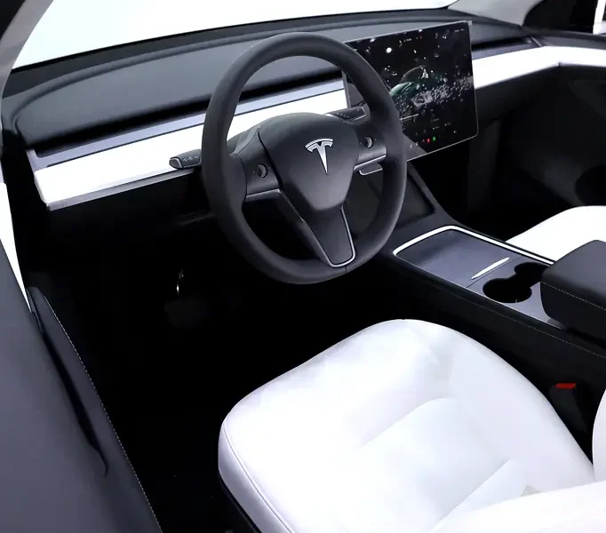 2024 Tesla Model Y Standard Electric Vehicle Black White SUV 450 - 550 KM Range