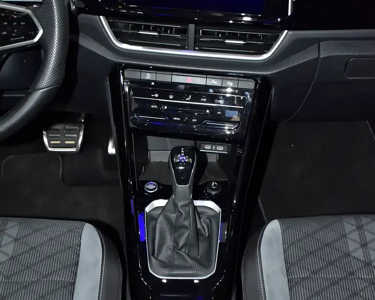 2023 Volkswagen T-Roc R-Line 4 Cylinder Petrol Engine Blue Black Crossover GCC