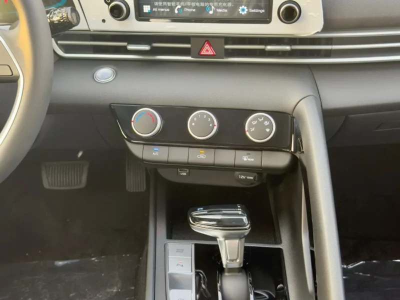 2025 HYUNDAI ELANTRA1.5L 4 Cylinder Petrol Engine Grey Black Sedan FWD