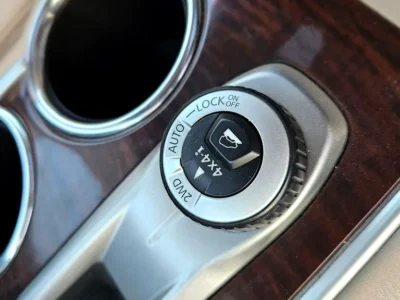 2016 Nissan Pathfinder SV 6 Cylinder Petrol Engine Blue Beige SUV GCC Specs