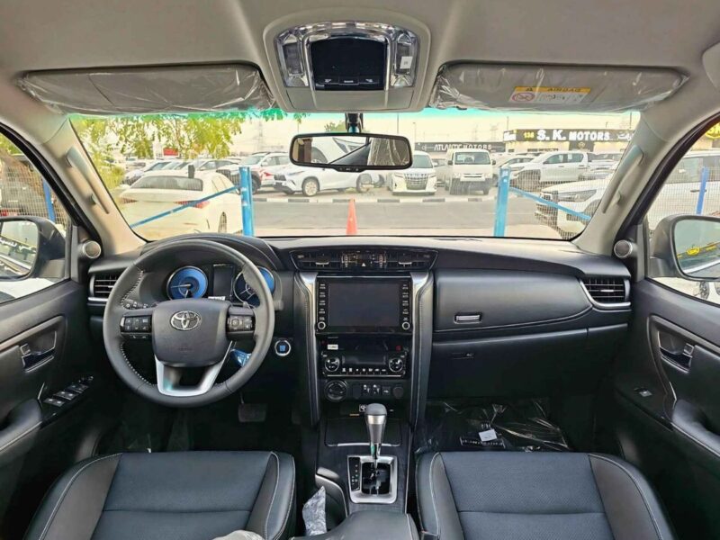 2025 Toyota Fortuner SR5 ADVENTURE 4.0L V6 PETROL Grey Black SUV GCC Specs