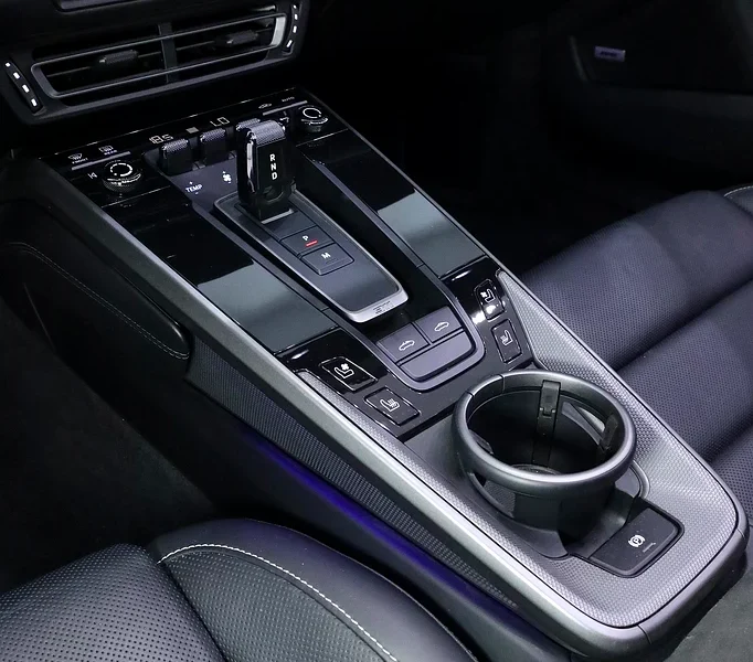 2022 Porsche Carrera / 911 Targa 4S 6 Cylinders White Black Hard Top Convertible