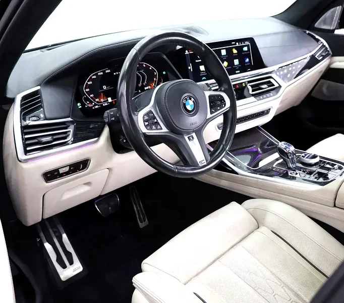 2020 BMW X7 XDrive50i M Sport 8 Cylinders Petrol Engine Maroon White SUV