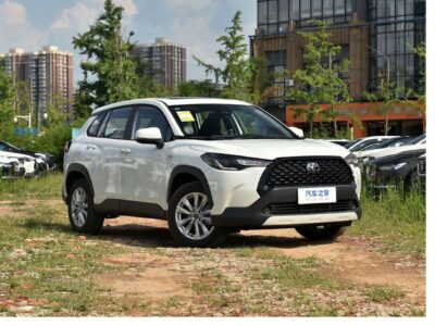 2025 Toyota Corolla Cross 2.0L HYBRID ELITE 4 Cylinders Engine White Black SUV