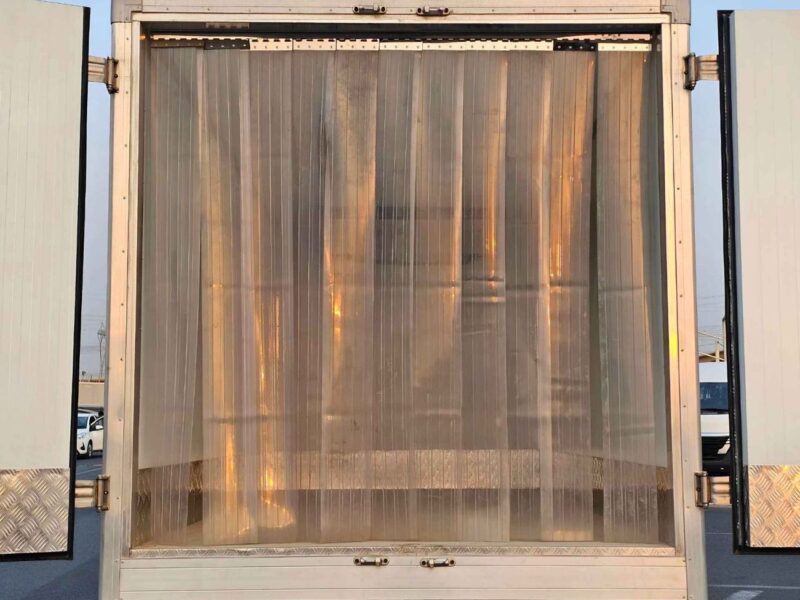 2022 Mitsubishi Fuso Canter FREEZER BOX 4.2L 6 Cylinders DIESEL MT White Black Truck