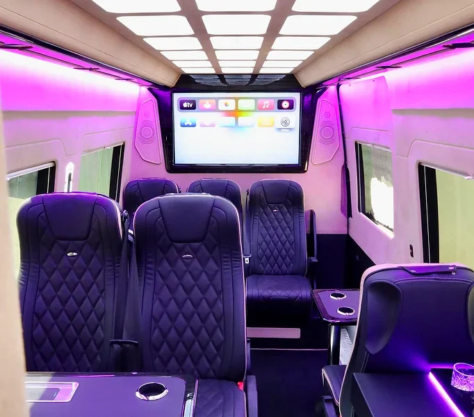 2022 Mercedes-Benz Sprinter Standard 2.0L 4-Cylinder Turbo White Black Van