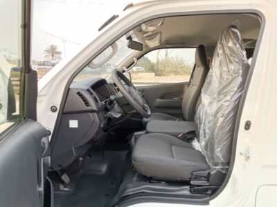 2022 Toyota Hiace STANDARD ROOF 2.5L 4 Cylinder Diesel Engine White Grey Van GCC