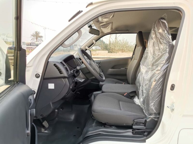 2022 Toyota Hiace STANDARD ROOF 2.5L 4 Cylinder Diesel Engine White Grey Van GCC