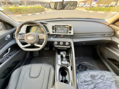 2025 HYUNDAI ELANTRA1.5L 4 Cylinder Petrol Engine Grey Black Sedan FWD