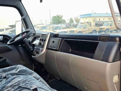 2022 Mitsubishi Fuso Canter FREEZER BOX 4.2L 6 Cylinders DIESEL MT White Black Truck