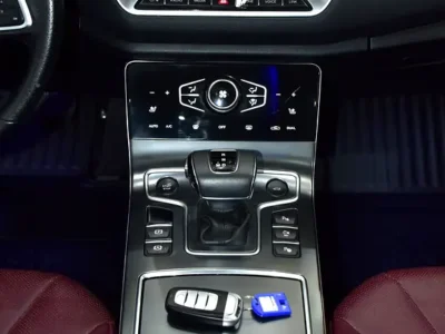 2022 Hongqi H5 Luxury 4 Cylinder Petrol Engine Black Red Sedan GCC Specs