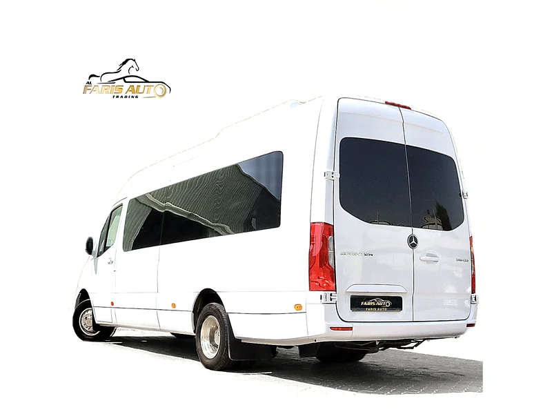 2022 Mercedes-Benz Sprinter Standard 2.0L 4-Cylinder Turbo White Black Van