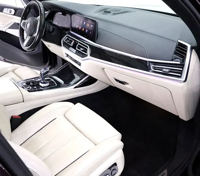 2020 BMW X7 XDrive50i M Sport 8 Cylinders Petrol Engine Maroon White SUV