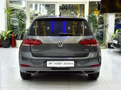 2018 Volkswagen Golf SE 3 Cylinder petrol Engine Grey Beige Hatchback GCC Specs