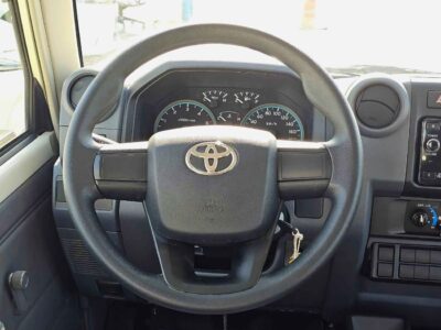 2024 Toyota Land Cruiser Pick Up LC79 DOUBLE CABIN 4.2L V6 DIESEL MT White Grey