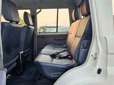 2025 Toyota Land Cruiser Pick Up LC79 DOUBLE CABIN 4.2L V6 DIESEL White Black