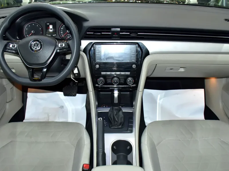 2020 Volkswagen Passat Comfortline 5 Cylinder Petrol Engine Black Beige Sedan GCC