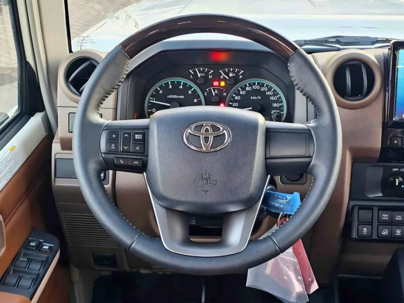 2026 Toyota Land Cruiser 70 LX LC76 5 DOORS 4.0L V6 PETROL AT White Tan SUV