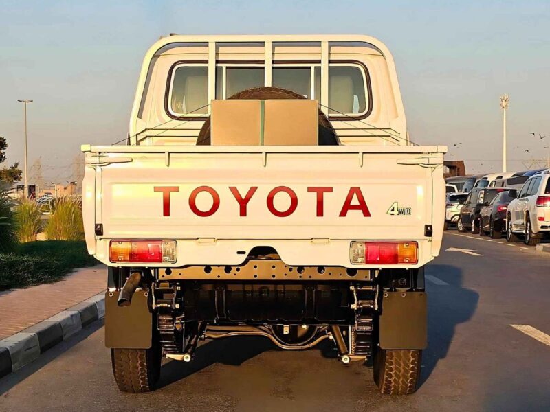 2024 Toyota Land Cruiser Pick Up LC79 DOUBLE CABIN White Grey 4.2L V6 DIESEL MT